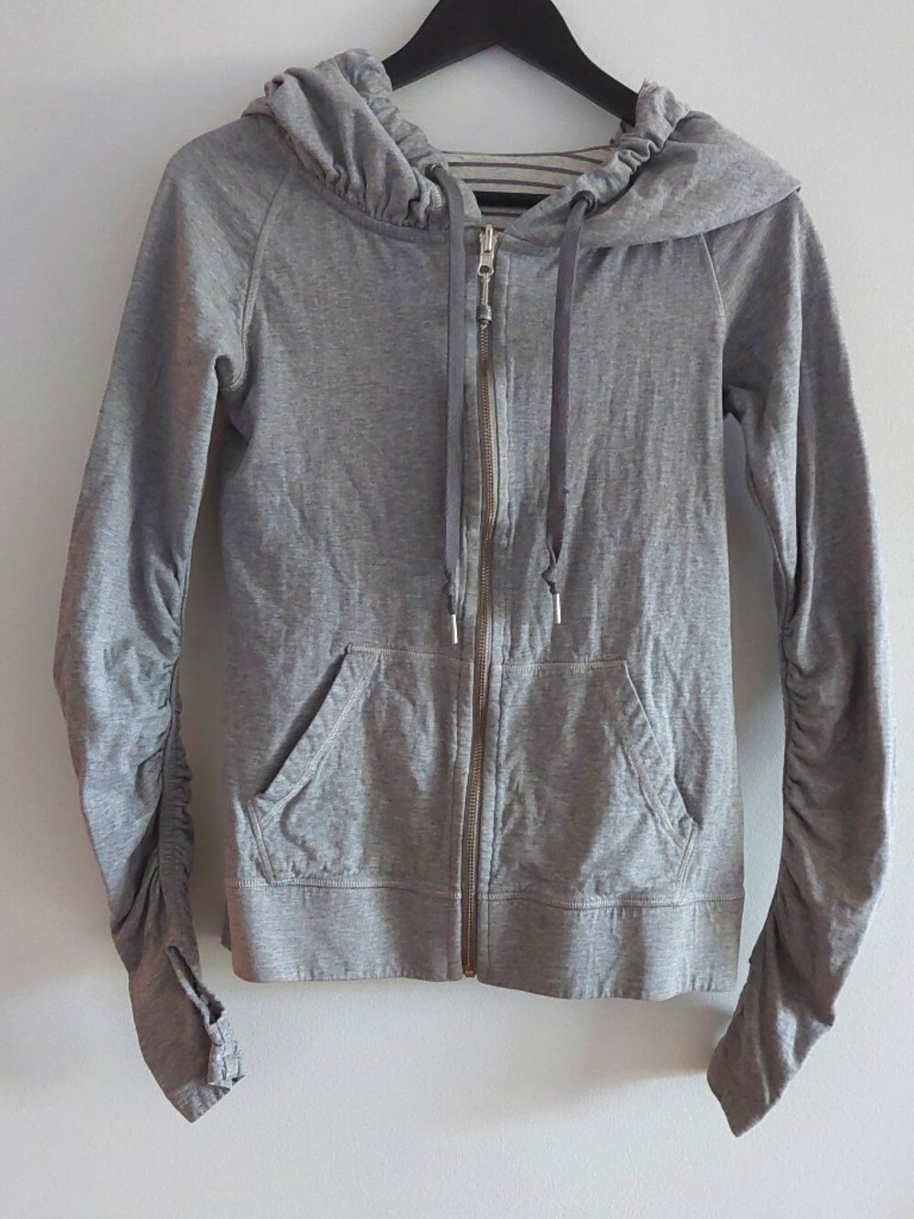 Lululemon size 8 Aura Reversible Zip Hoodie Jacket  Light Gray Stripe